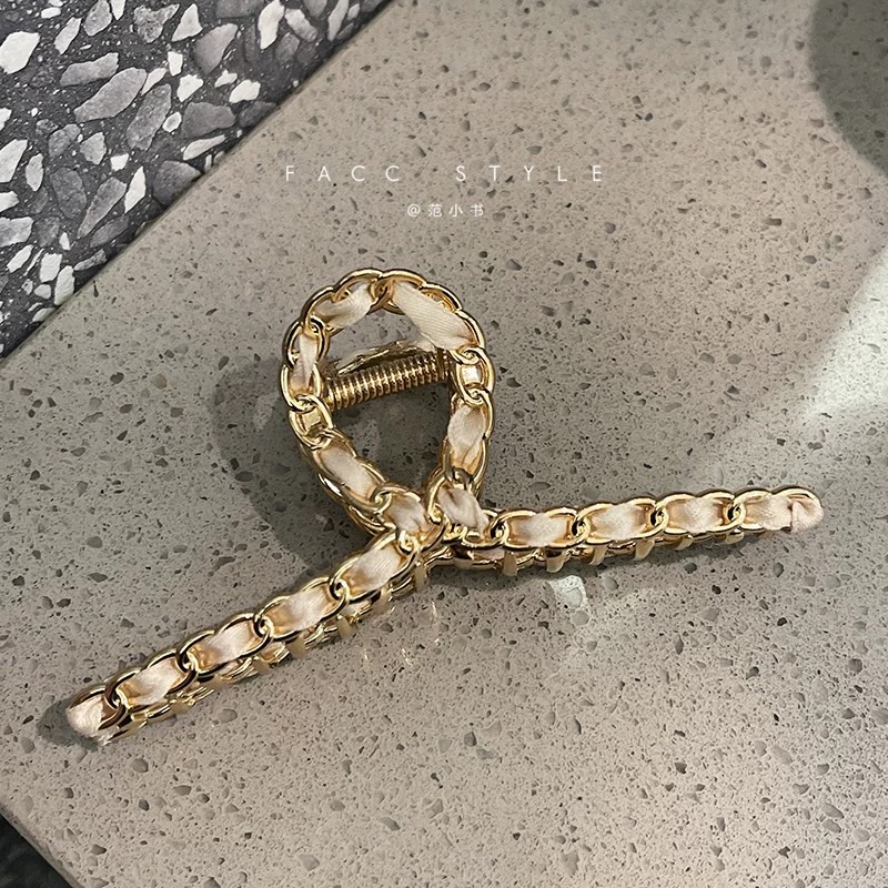 French shark clip, high-end metal chain gripper, large hair gripper, small chanel-style Korean style hair clip, women's headwear details Picture