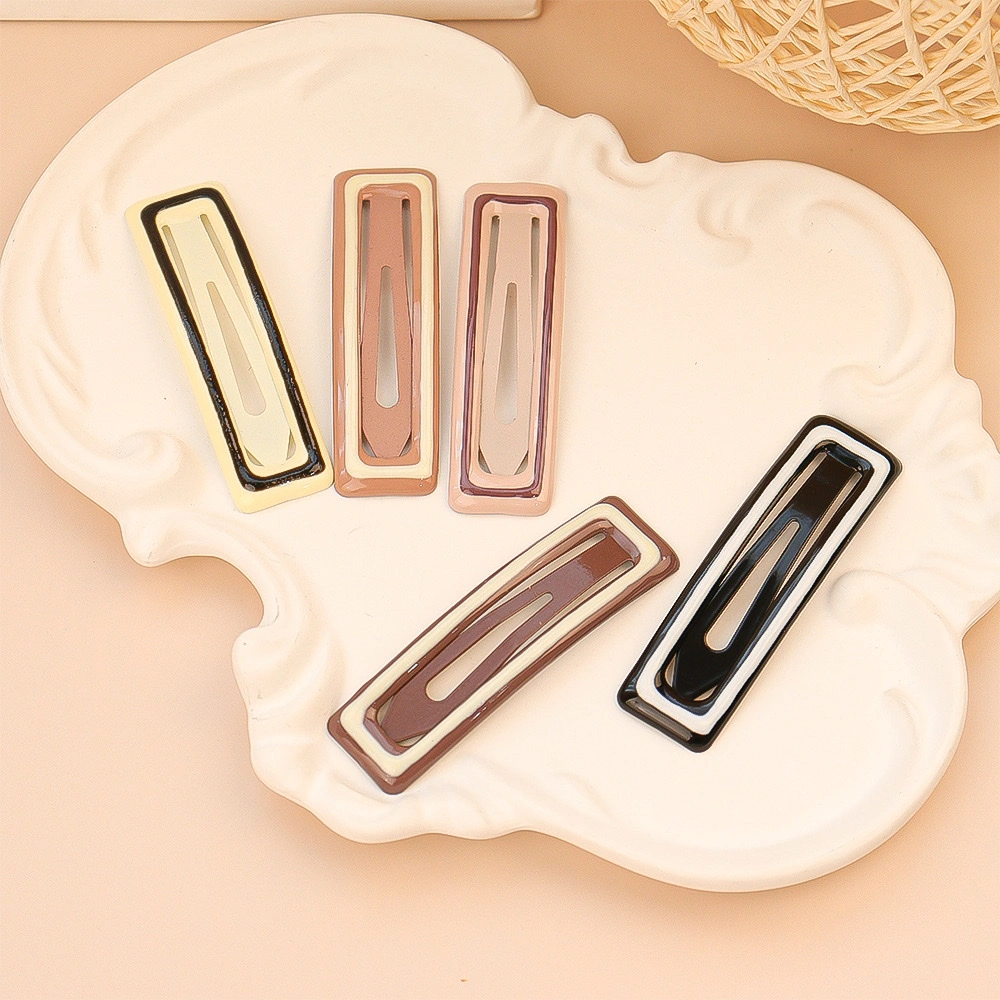 The new hairpin features a simple and creative style that won't damage the bangs on the forehead. The side clip has a duckbill clip and is a creative headpiece in the national trend series detail image 5