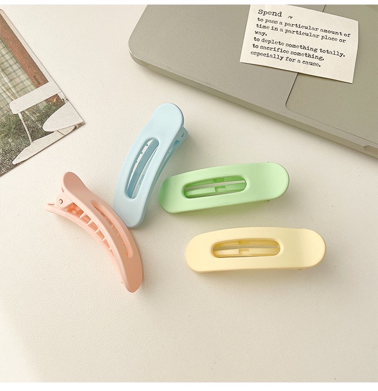 Early spring macaron-colored hollowed-out frosted crushed hair clips, simple bangs side clips, the same style as the popular back of the head duckbill-shaped clip headwear detail image 2