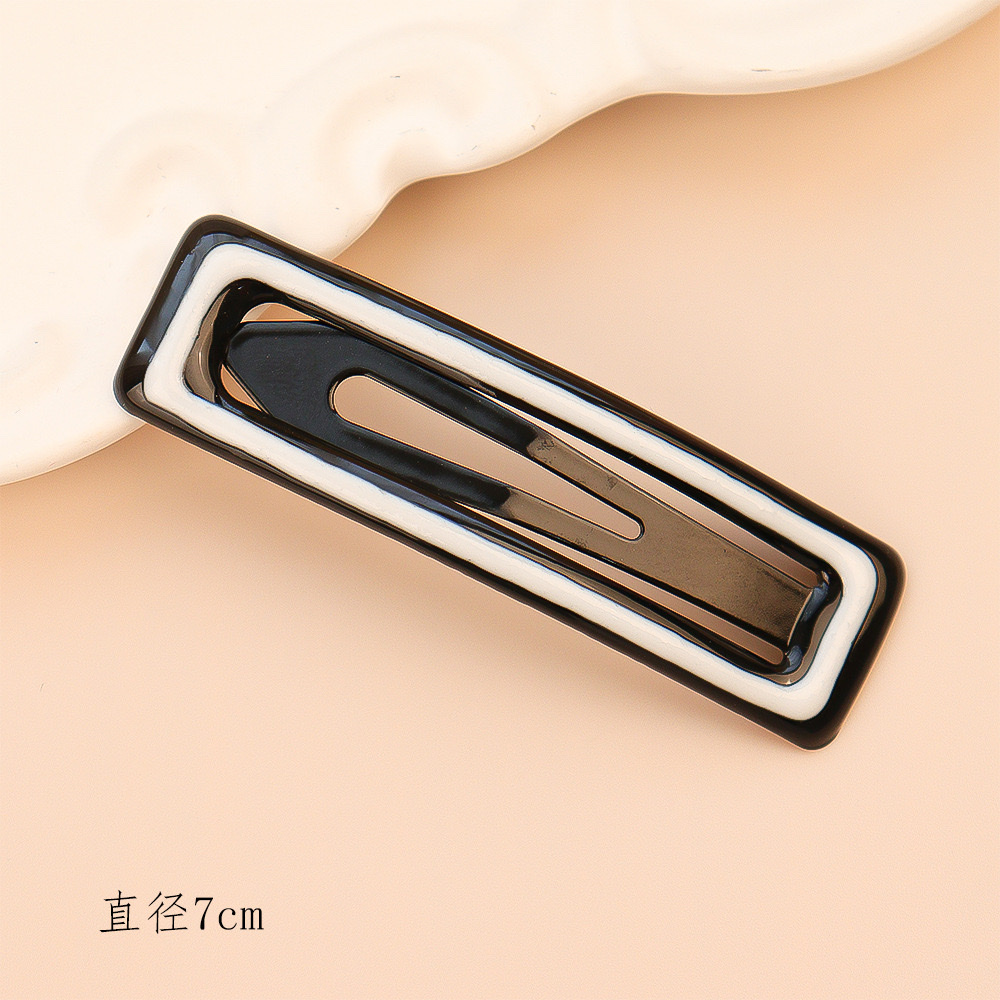 The new hairpin features a simple and creative style that won't damage the bangs on the forehead. The side clip has a duckbill clip and is a creative headpiece in the national trend series detail image 16