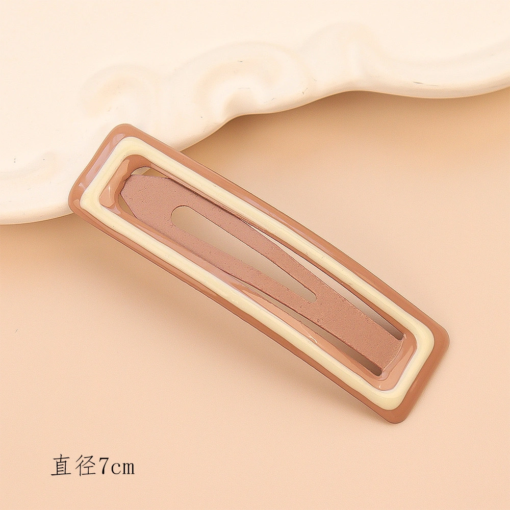 The new hairpin features a simple and creative style that won't damage the bangs on the forehead. The side clip has a duckbill clip and is a creative headpiece in the national trend series detail image 13
