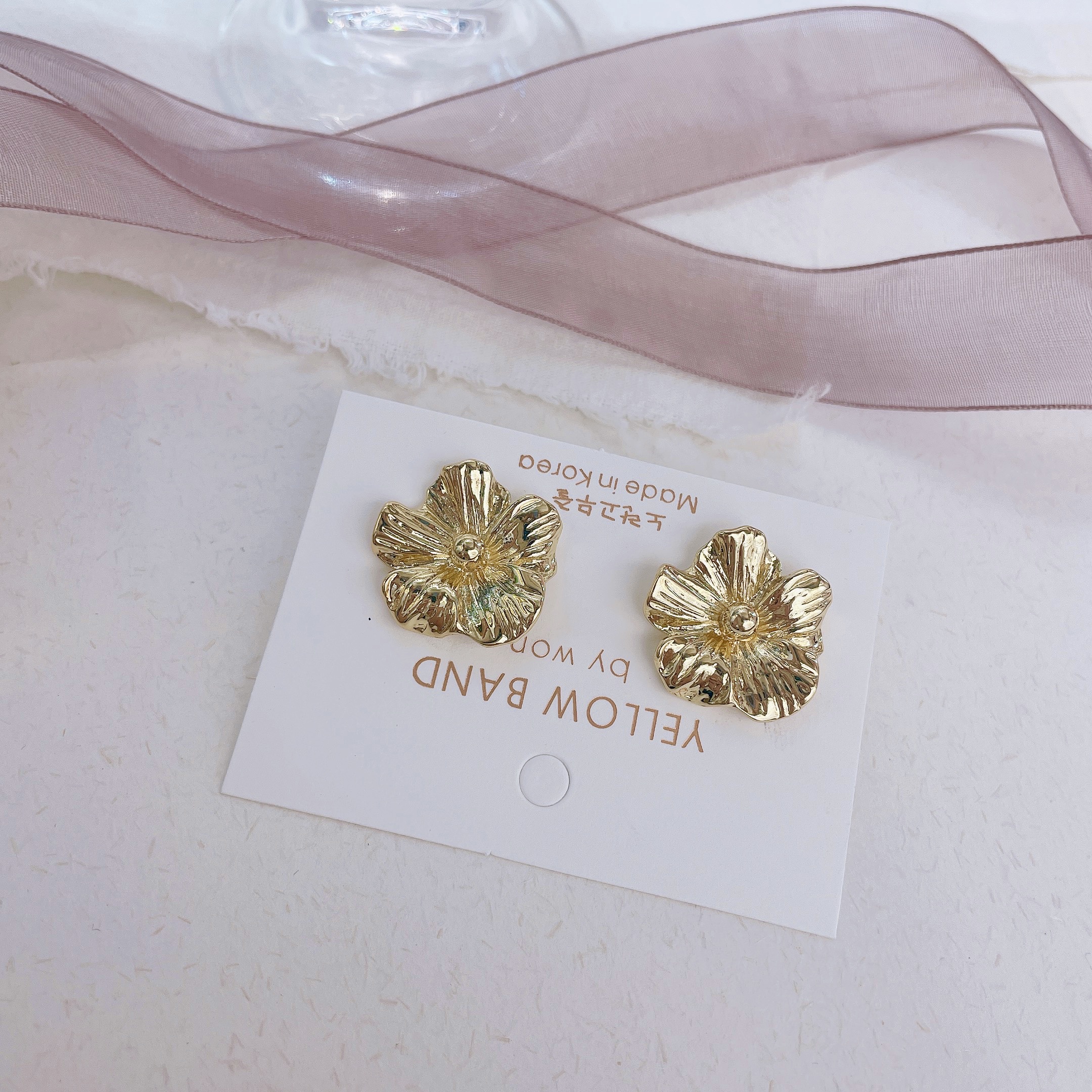 Fashionable accessories, metal earrings, unique design, beautiful stud earrings, elegant earrings, essential for enhancing your temperament