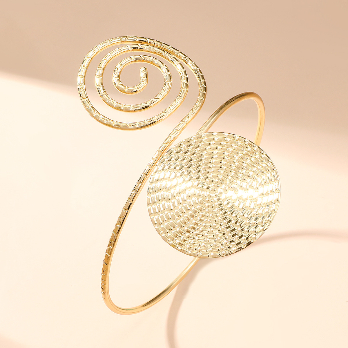 Arm bracelets, fashionable and trendy ladies' arm bracelets