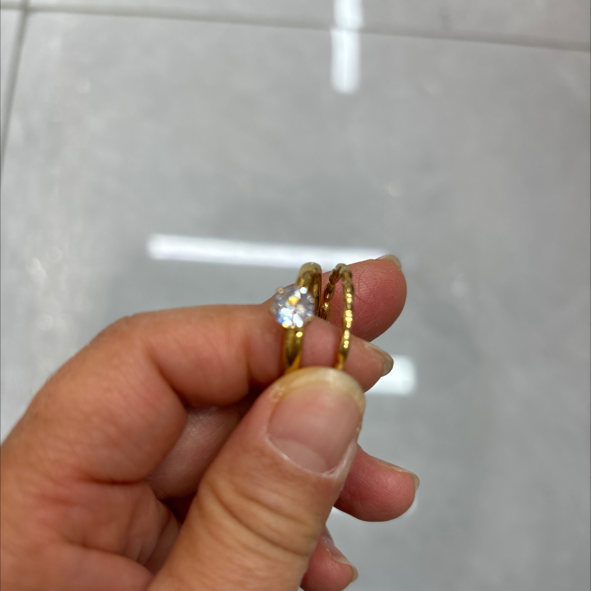 电24K金不锈钢保色时尚朝流男女同款双戒沙金戒指，高贵典雅手工制作产品图