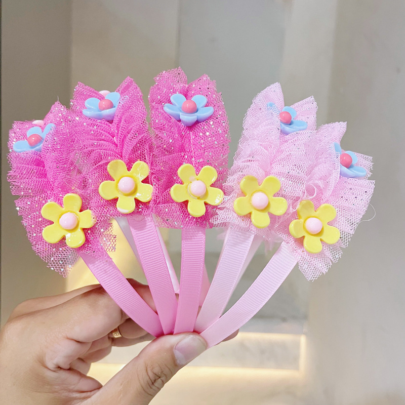 Fashionable ladies' headwear, hair bands, large intestine bands, hair ties, Korean style, sweet and simple accessories, long-lasting elasticity, no damage to hair quality, headwear, hair bands, large intestine bands Application Scenario