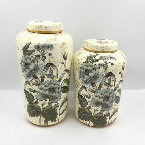 Retro handcrafted ceramic general jars, blue and white porcelain vases, flower vases, home courtyard and garden decorative items, soft furnishing decorative handicrafts, home customer coffee table decorative items