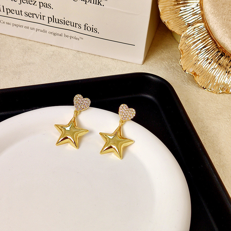 Circonitas coreanas luz de lujo corazón de melocotón de aleación pendientes para mujeres brillantes pentagramas pendientes de alta calidad de sentido de personalidad earwear wholesale ornaments details Picture
