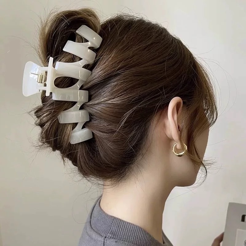 Extra-large 2024 Korean jelly, firm texture, versatile, abundant hair volume, grab, women's back head plate hair clip, shark clip details Picture
