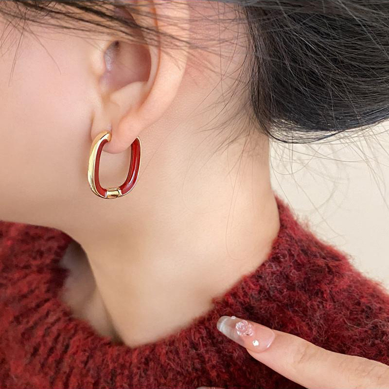 Classic Angolan red ear buckles, geometric ellipses, versatile, unique and elegant earrings, simple earrings and accessories for the Spring Festival in autumn and winter Item Picture