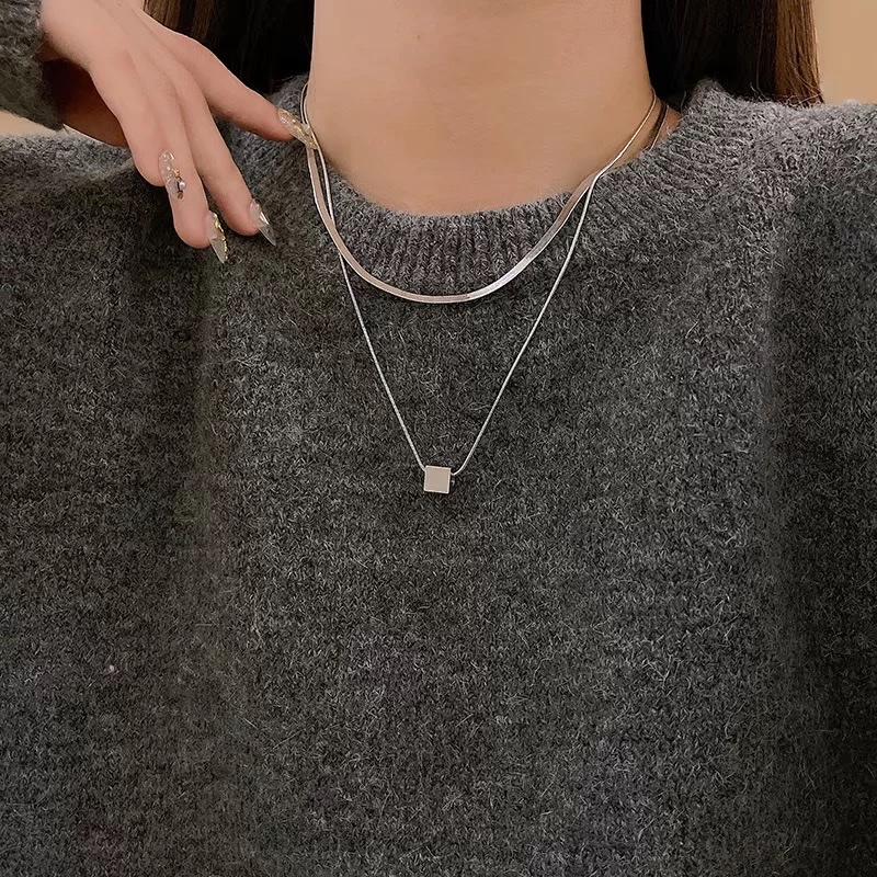 Layered double-layer geometric titanium steel necklace with a unique design sense for women, high-end and light luxury collarbone chain, and light luxury sweater chain detail image 1
