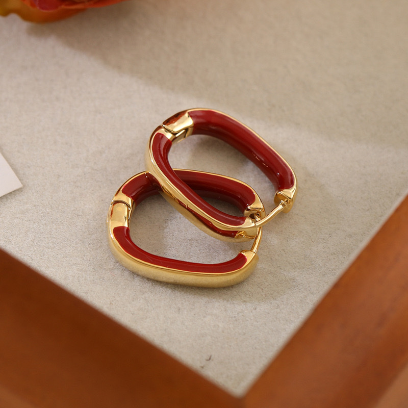Classic Angolan red ear buckles, geometric ellipses, versatile, unique and elegant earrings, simple earrings and accessories for the Spring Festival in autumn and winter details Picture