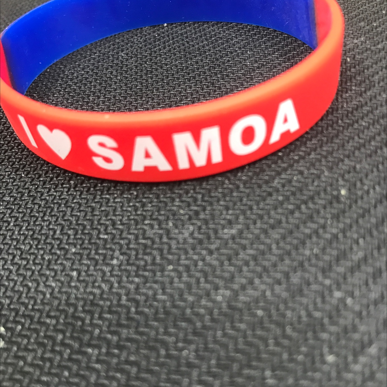 手环硅胶材质厂家直销批发零售价格优惠质量保证白底实物图