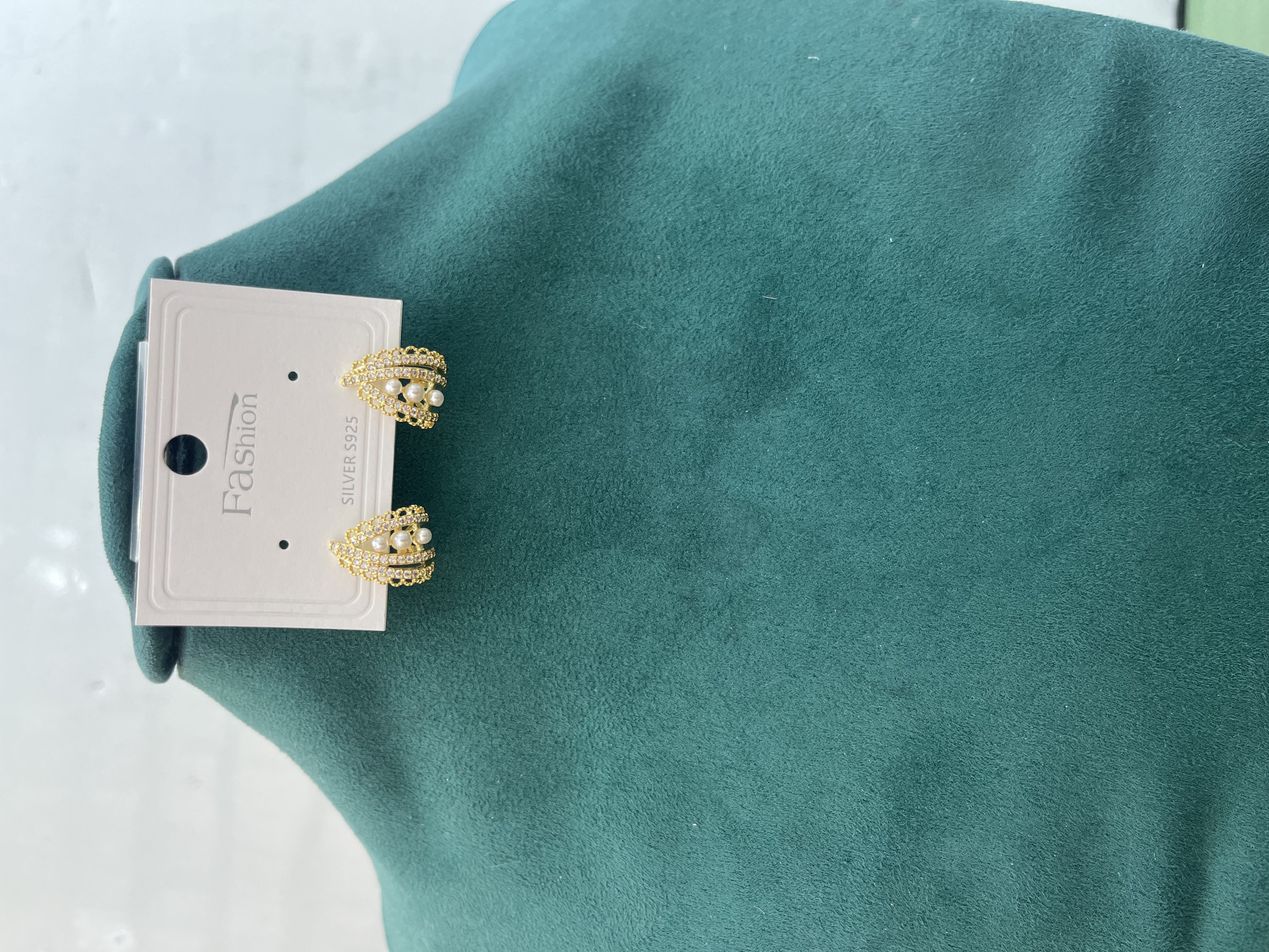 精致玻璃耳环耳饰 独特设计耳夹 高级感饰品 女士时尚配饰耳饰