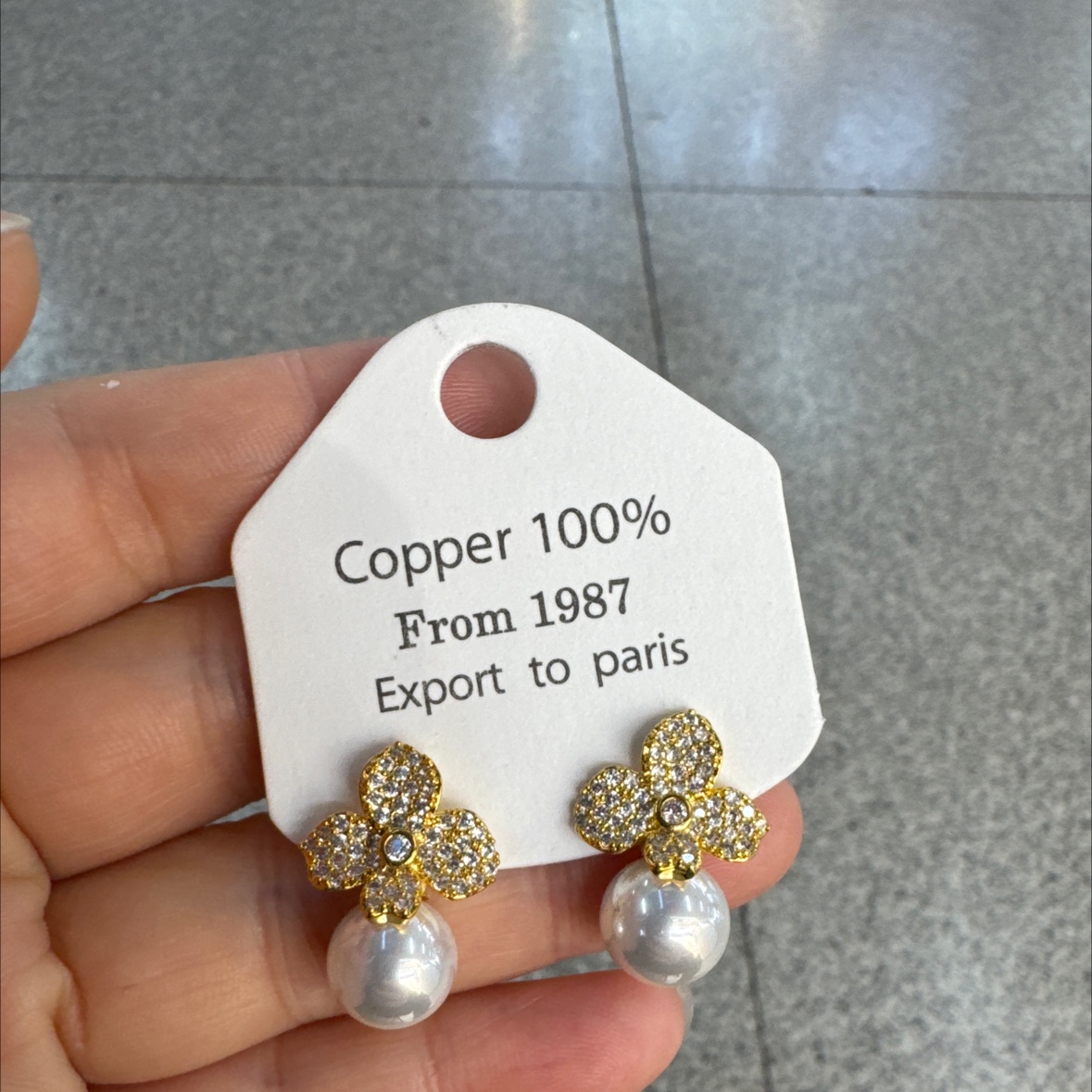 精致珍珠耳环 锆石耳针 饰品女士耳饰 独特设计耐久耐磨 高级感满满