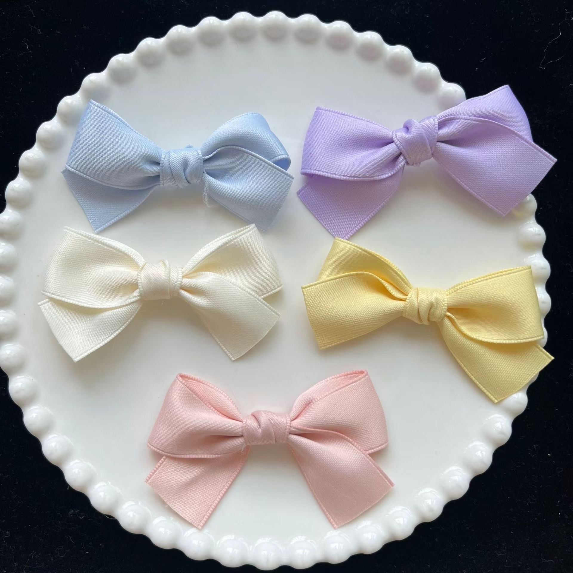 Fabric bow tie clothing accessories, accessories, DIY handcrafted materials, bow tie hair accessories, fresh and elegant accessory materials