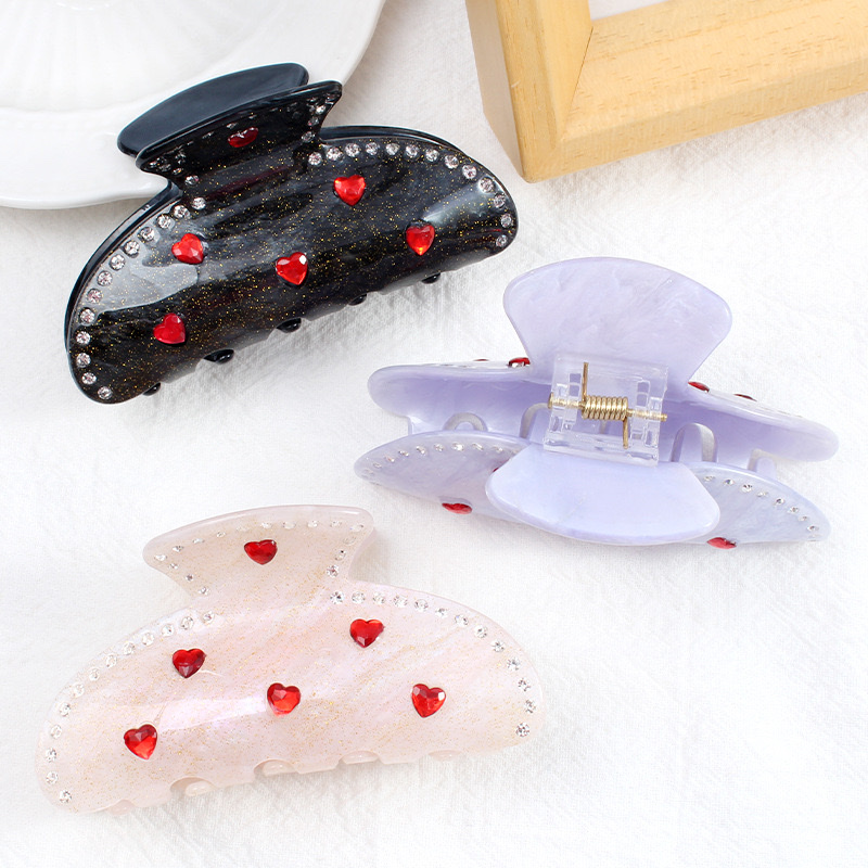 Baoguang Hair Clip, heart-shaped hair clip, Hair accessory, Hair pin, Creative jewelry, Hair accessory Application Scenario