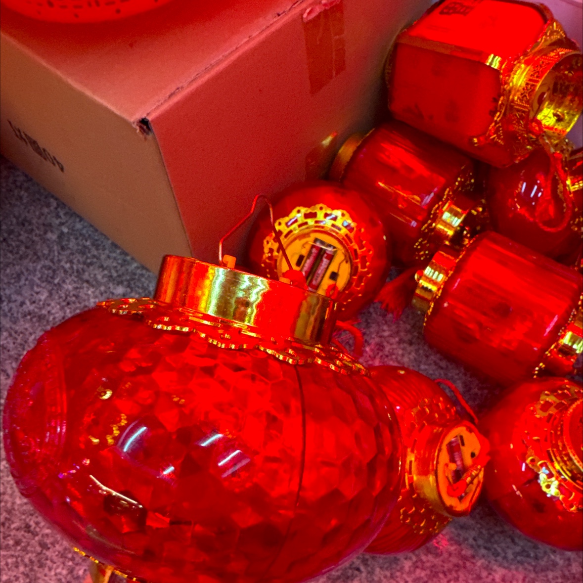 2025年新款过年灯笼 灯笼灯笼装饰 红色喜庆气氛营造儿童手提投影灯笼过年灯笼灯笼细节图