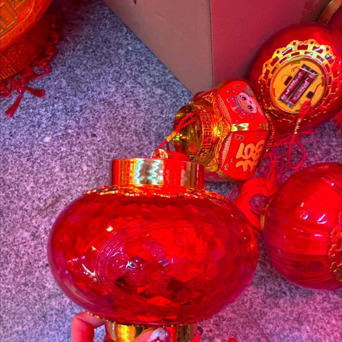 2025年新款过年灯笼 灯笼灯笼装饰 红色喜庆气氛营造儿童手提投影灯笼过年灯笼灯笼详情图2