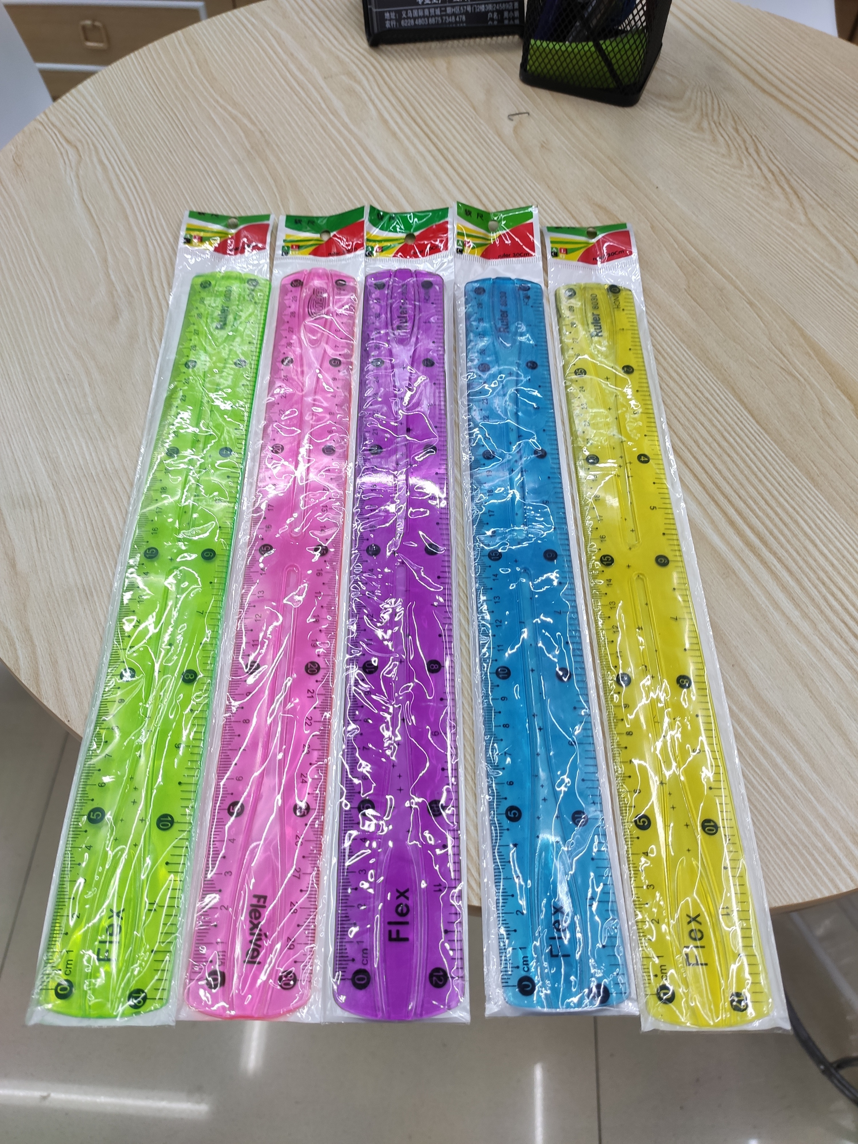 30cm flexible ruler, student stationery, color straight ruler, 30CM flexible ruler, flexible straight ruler, through Specification image