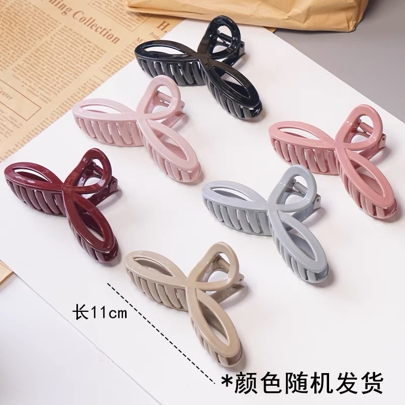 新款奶茶四色8字中号抓夹发卡头饰高级感鲨鱼夹后脑勺盘发夹子发夹头饰
