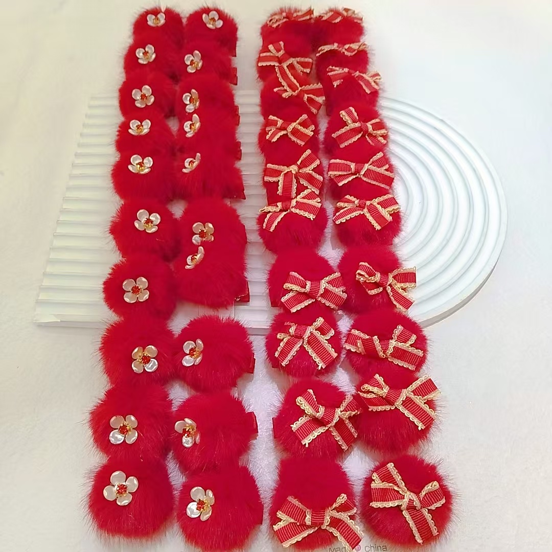 Summer forest-style ladies' hair ties, headbands and headwear are simple and fashionable. The integrated design of the hair ties and headwear makes it easy to create a sweet look. Hair ties are part of the national trend series