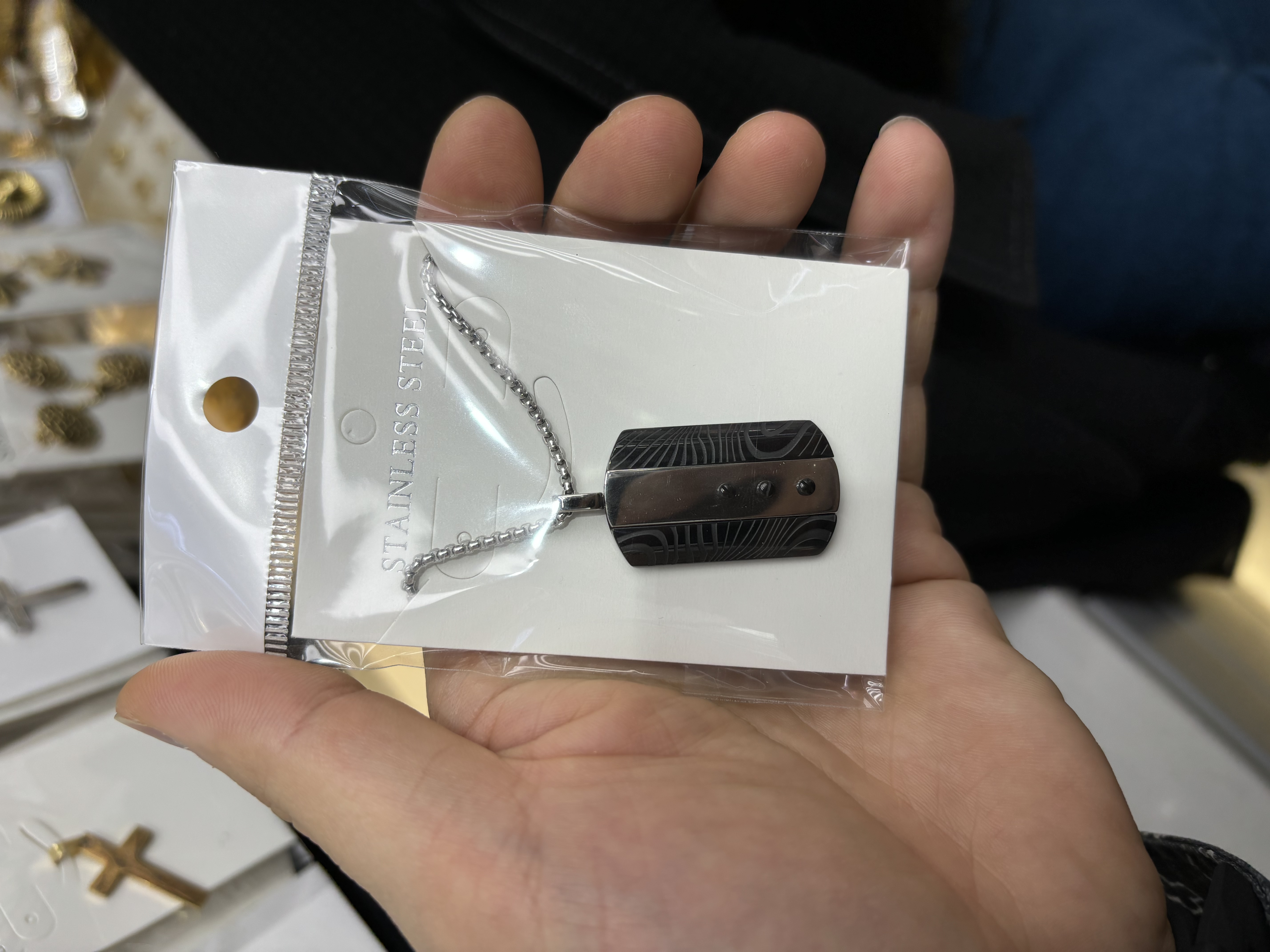 不锈钢吊坠。配60长2.0珍珠链条