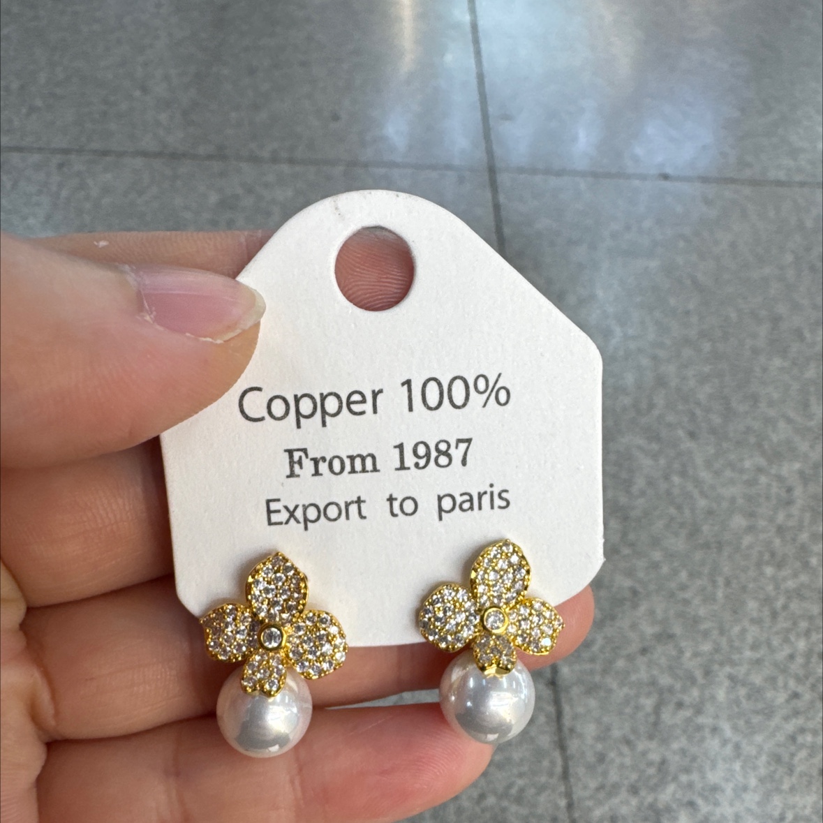 精致珍珠耳环 锆石耳针 饰品女士耳饰 独特设计耐久耐磨 高级感满满细节图