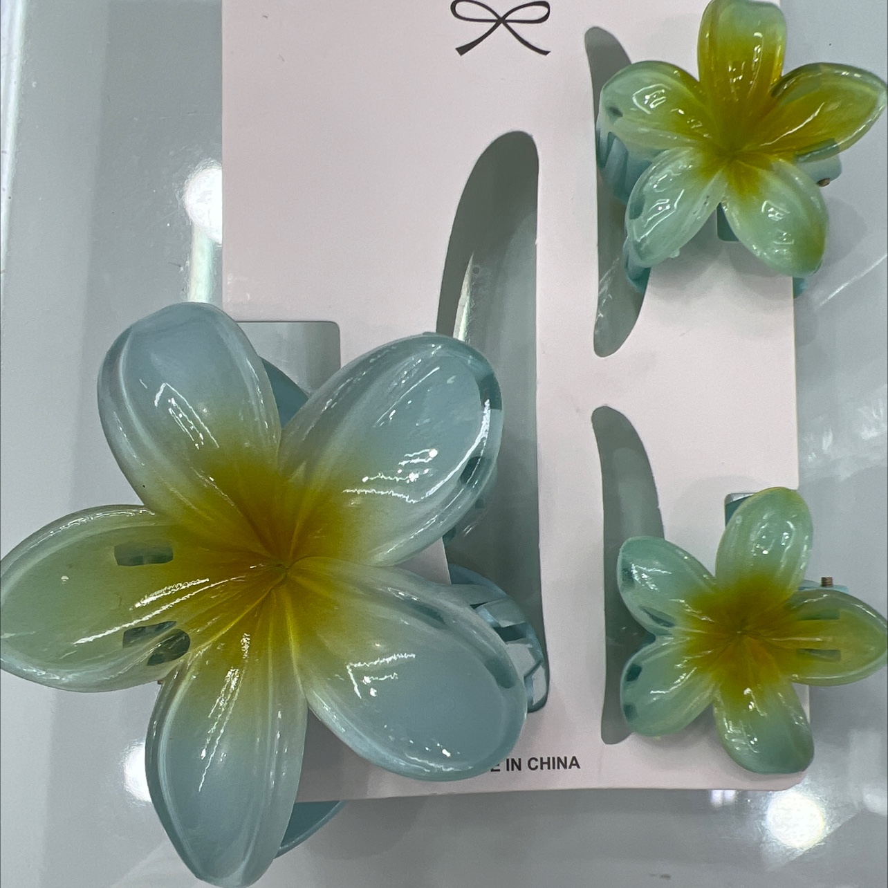 新款喷漆鸡蛋花爪夹套装多色鸡蛋花可混款混色新品抓夹磨砂橡皮漆爪夹饰品饰品外贸原单出口品质鸡蛋花爪夹双色渐变鸡蛋花抓夹爪子细节图