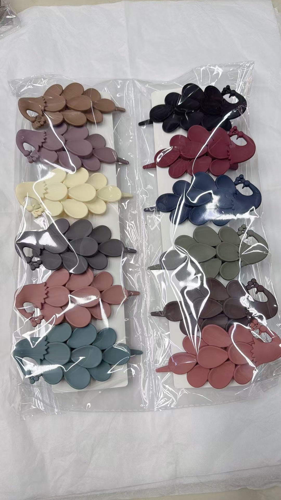 创意饰品头饰 发夹植绒发卡 美发配饰 独特设计时尚发饰女士优选发卡产品图