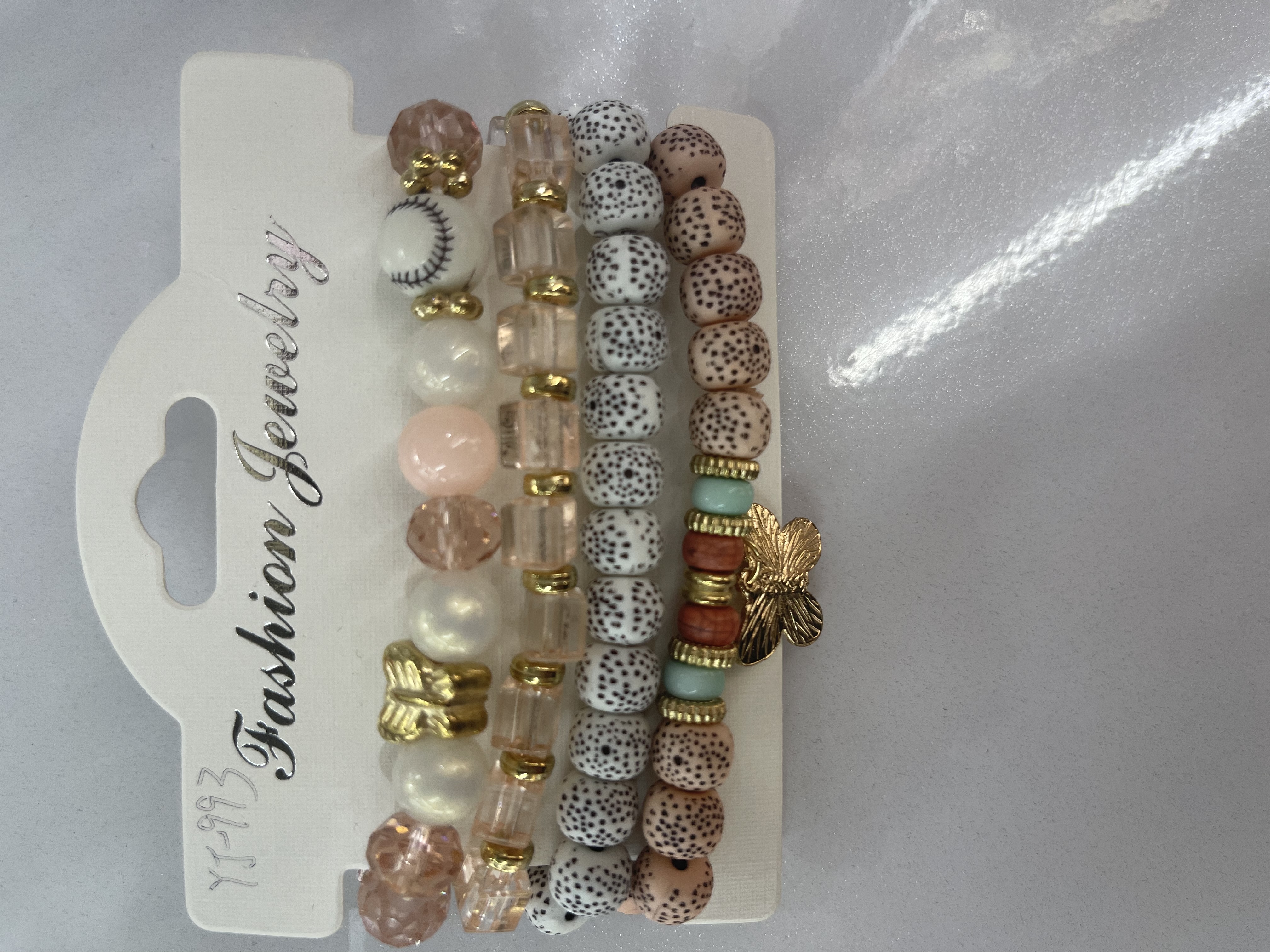 精致手链 高档饰品 时尚手链 高质量耐磨耐腐蚀女士首饰