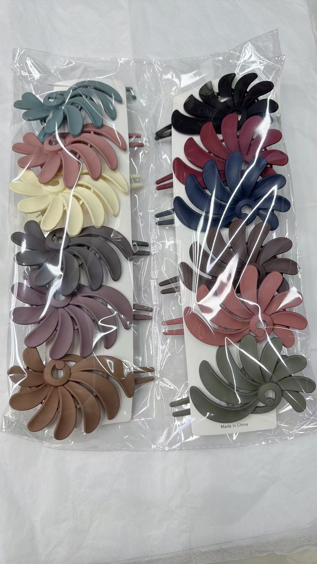 创意饰品头饰 发夹植绒发卡 美发配饰 独特设计时尚发饰女士优选发卡