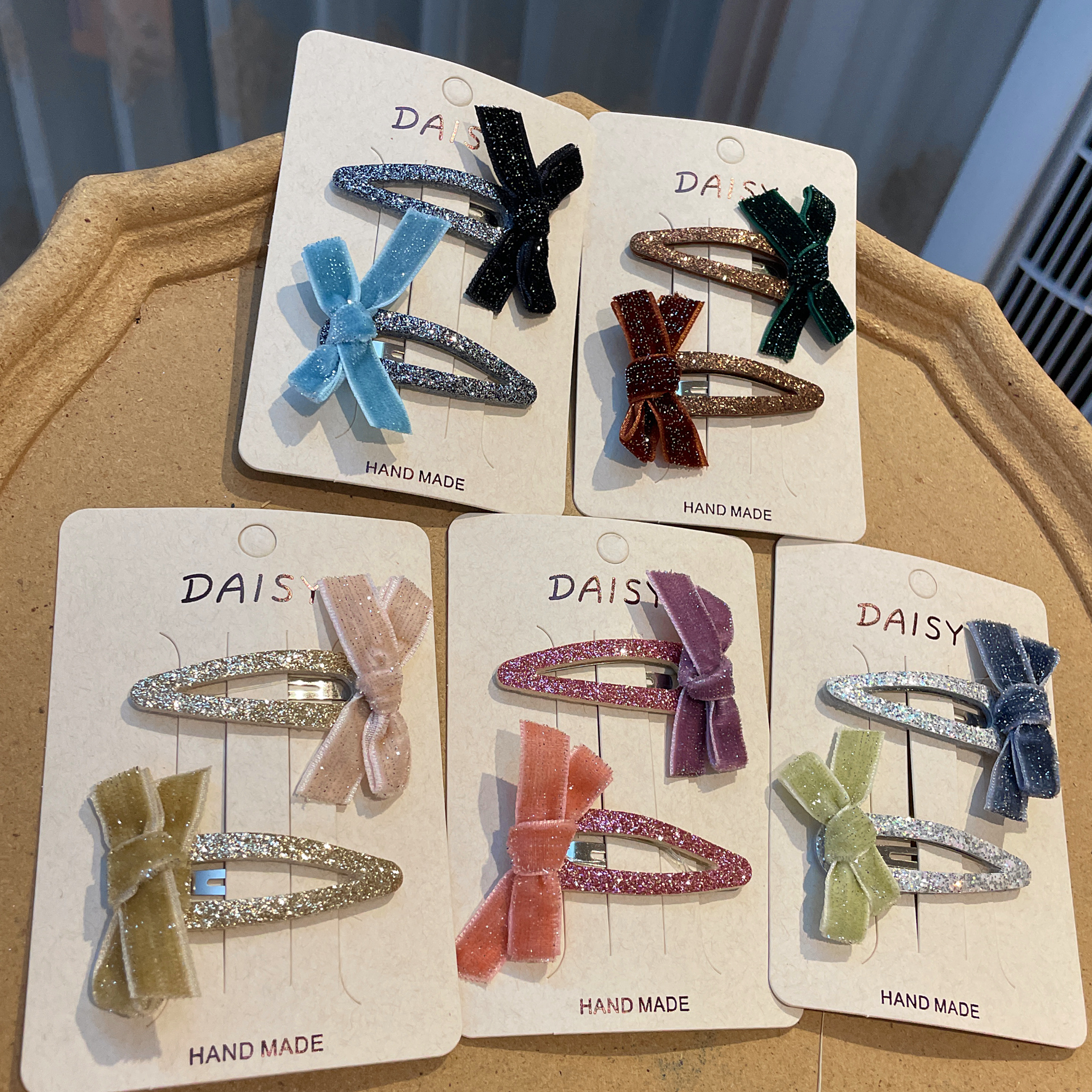 The new 2024 children's cute hairpin is paired with a lightweight and cute hairpin wig accessory. The children's 2024 cute hairpin