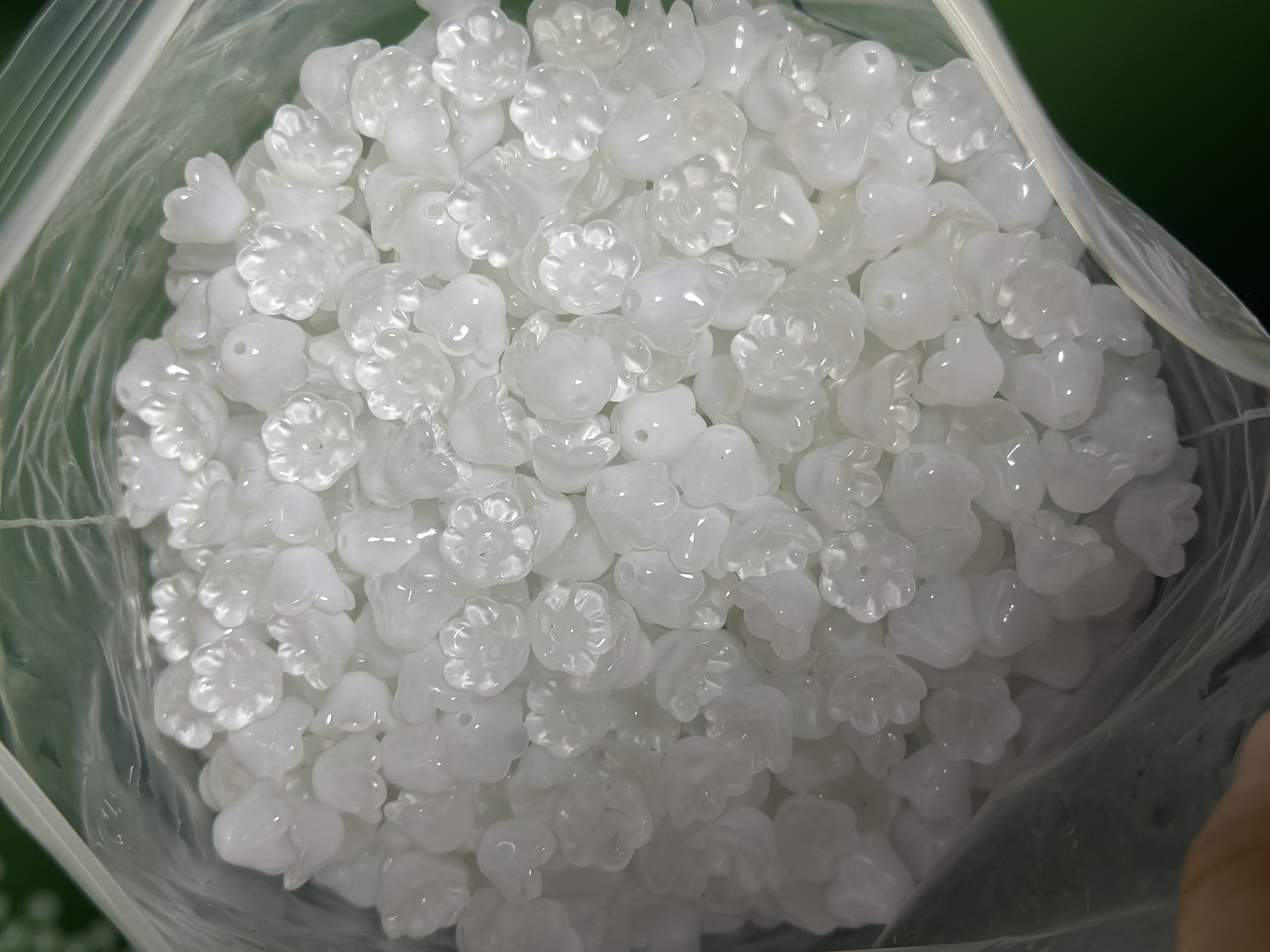 琉璃珠7x12mm铃兰花散珠风铃草花苞铃铛花铃diy饰品发簪串珠材料铃兰花厂家直销细节图