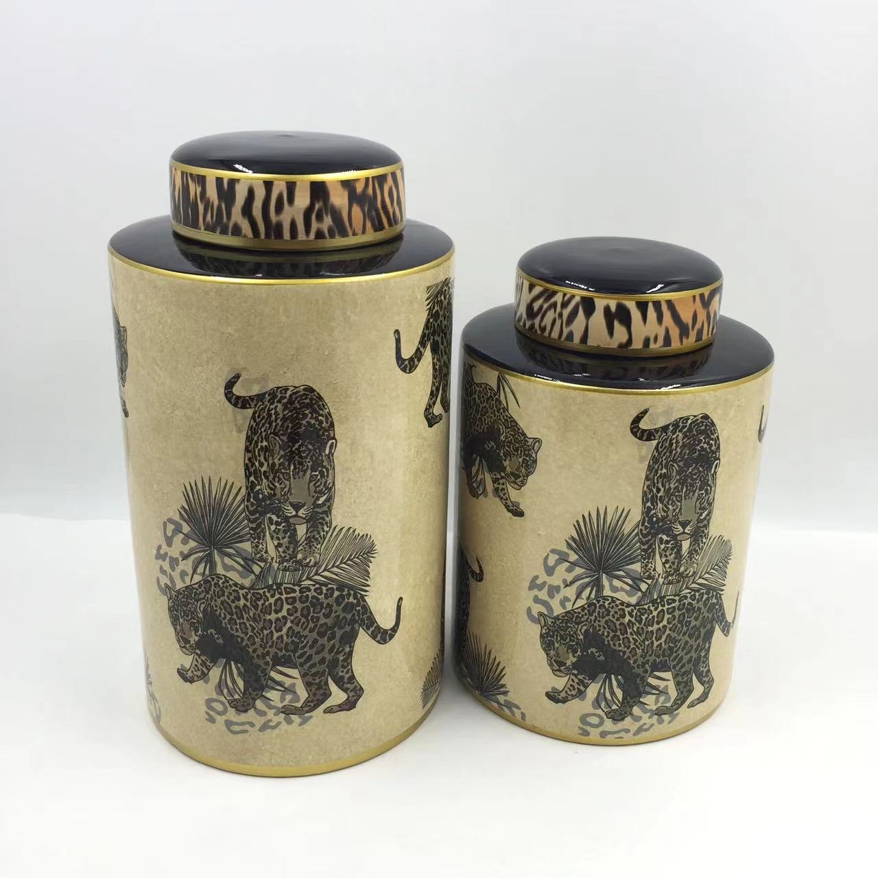 Baofu ceramic vases for home decoration, living room tabletop ornaments, storage jars. They are great gifts for moving into a new home and carry auspicious meanings Application Scenario
