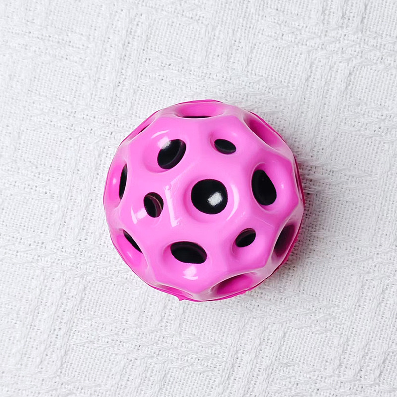 高弹洞洞球pu弹力球实心发泡球亲子互动解压月球石手腕球 6.3cm详情图11