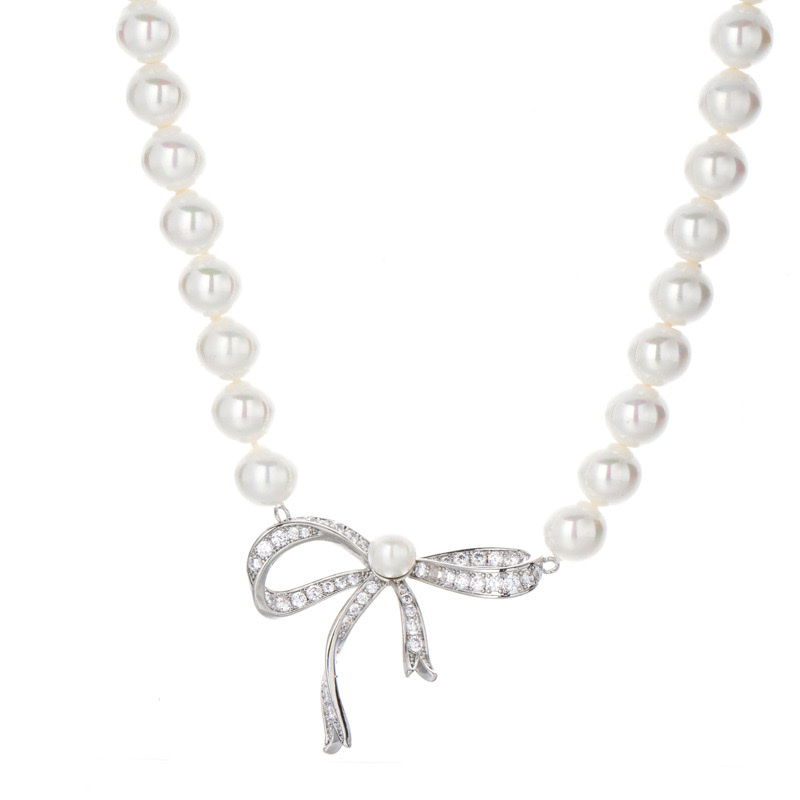 Butterfly pendant necklace is a short, elegant, simple, fashionable and exquisite accessory for women detail image 5