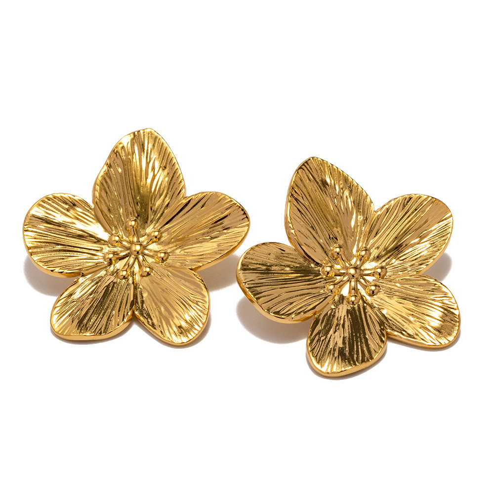 Court-style retro exaggerated design gold five-petal flower earrings ring, high-end design earrings and earrings, women's earrings and earrings Item Picture