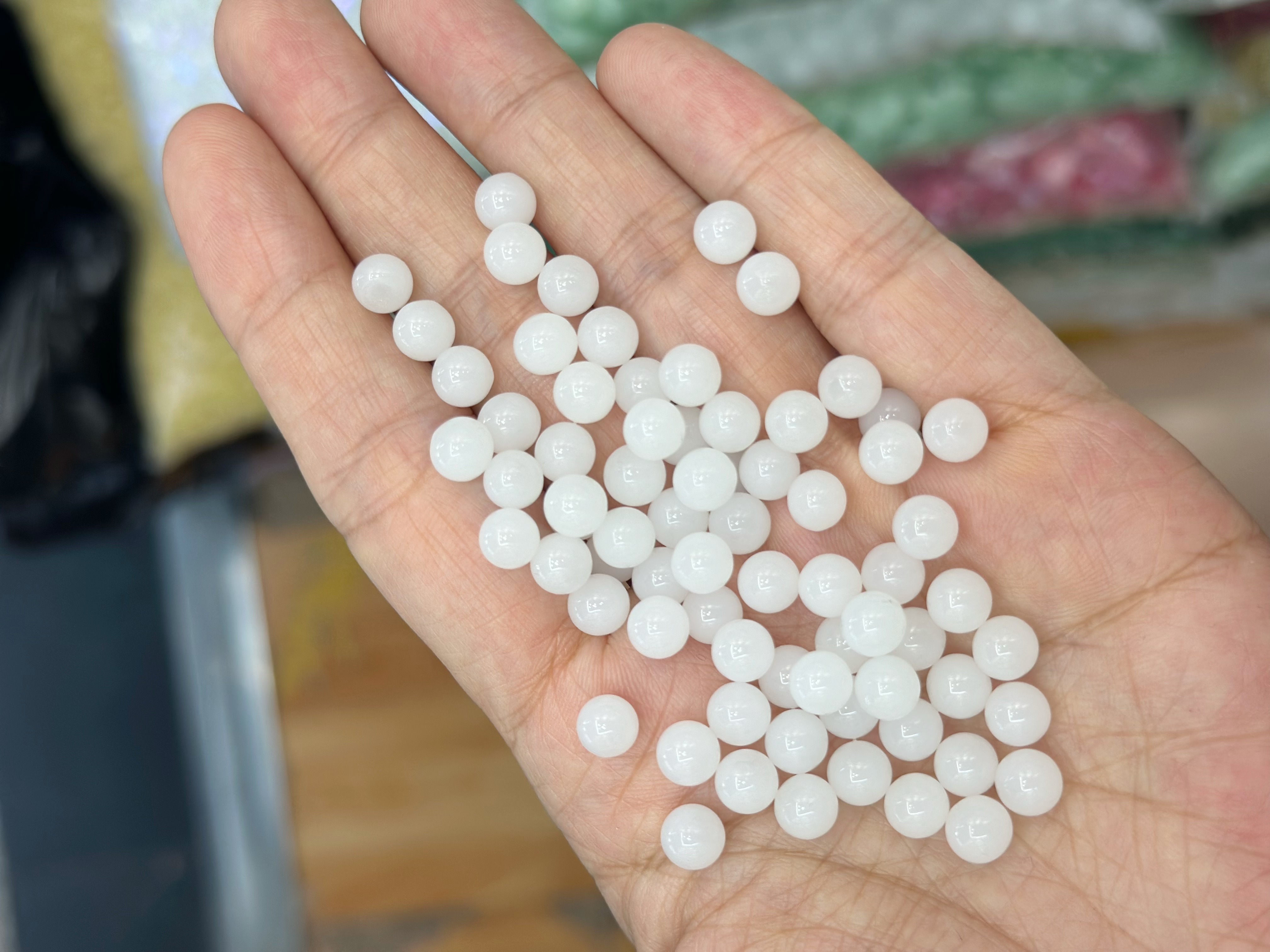 新品爆款 6mm无孔珠白玉青玉红色好事花生合金玻璃吊坠 金色挂件 diy手链项链饰品配件 详情图7