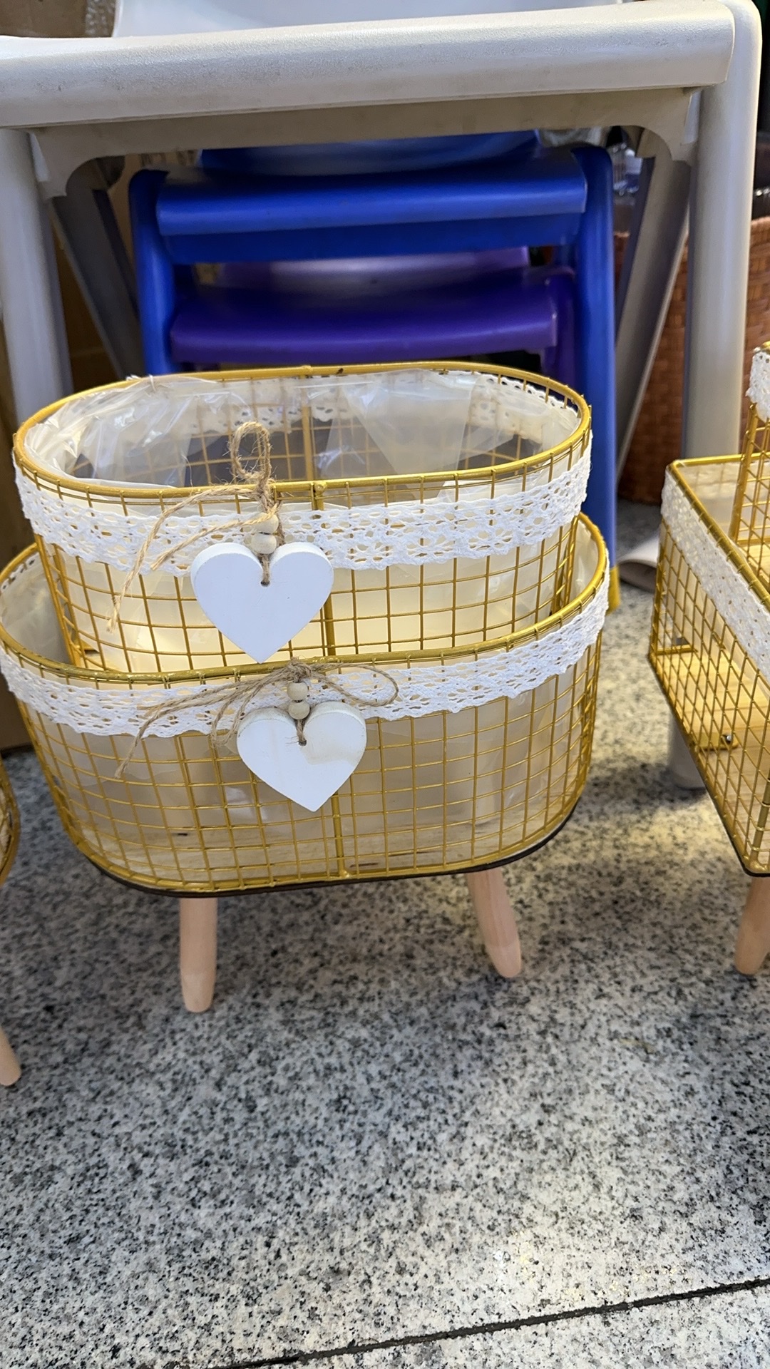 Ironwork flower basket decoration, artificial flower simulation flower arrangement, beautiful ecological woven flower basket, realistic artificial flower decoration, indoor and outdoor decorative artworks