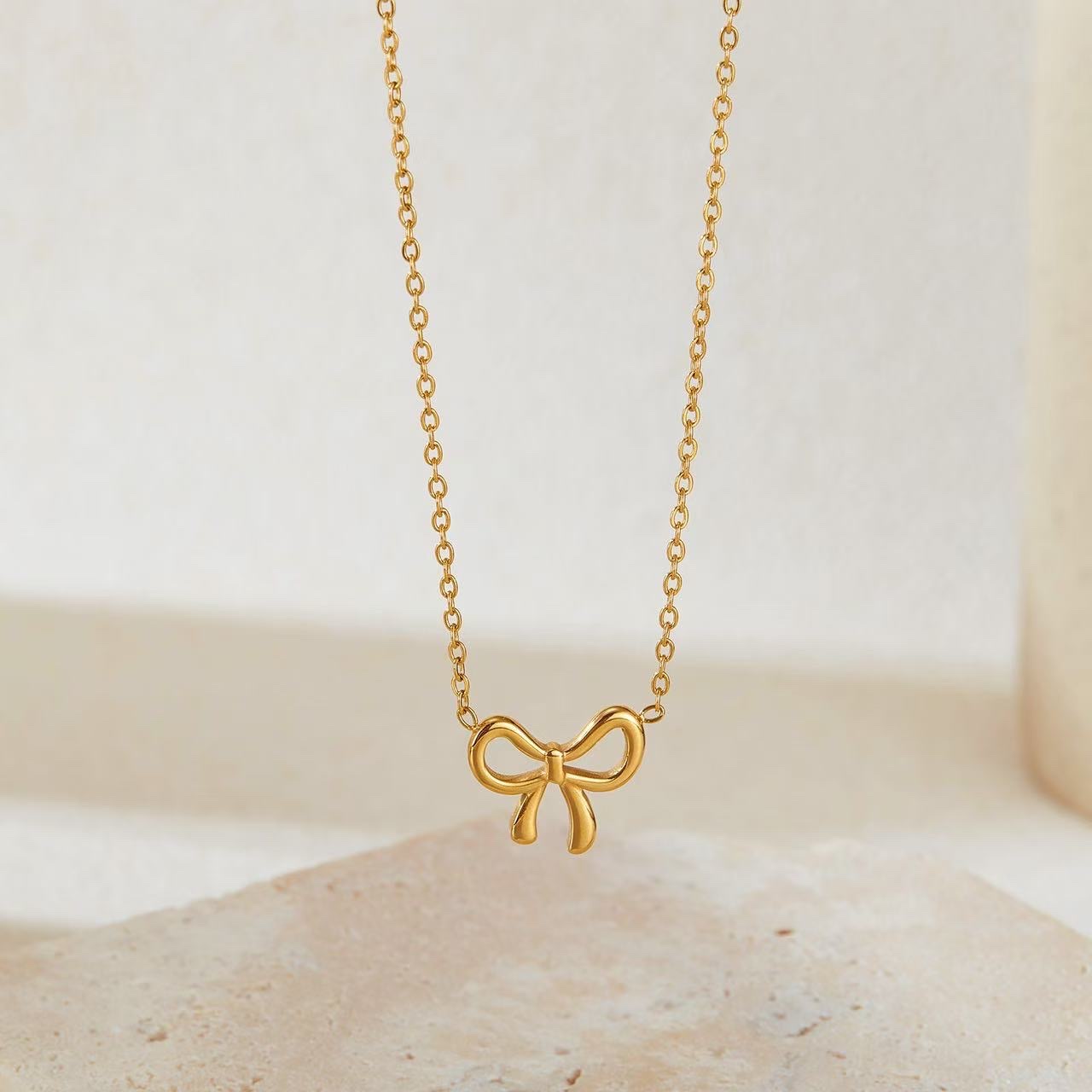 耳饰独特魅力 玻璃耳环闪耀光芒 不锈钢耳环耐久佩戴 饰品精选优质材料 打造个性风格饰品细节图