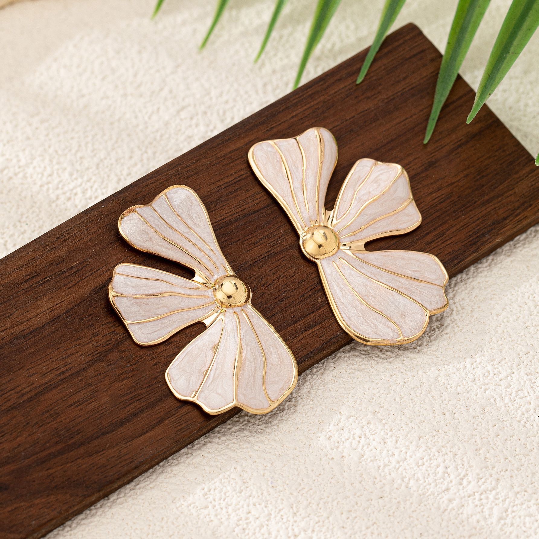 欧美跨境甜美多色滴油花卉耳钉小清新不规则合金耳环 详情图4