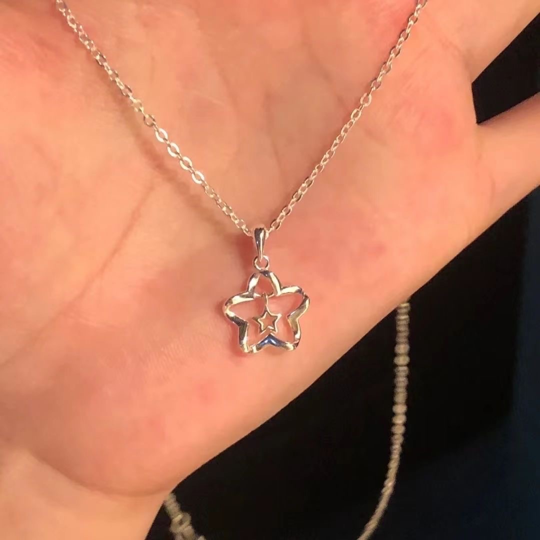 The same style of Xiaohongshu's dynamic lucky star necklace, a unique and elegant luxury gift for girls on Instagram Specification image