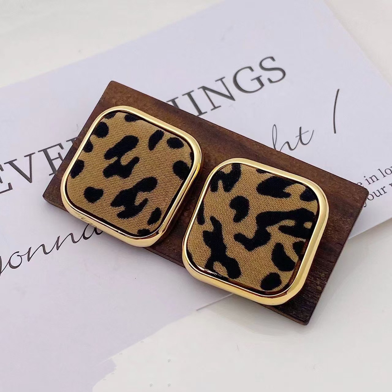 New autumn and winter cross-border woolen leopard print earrings from Europe and America, fashionable, elegant and high-end, with a touch of ethnic charm, silver needle earrings Application Scenario