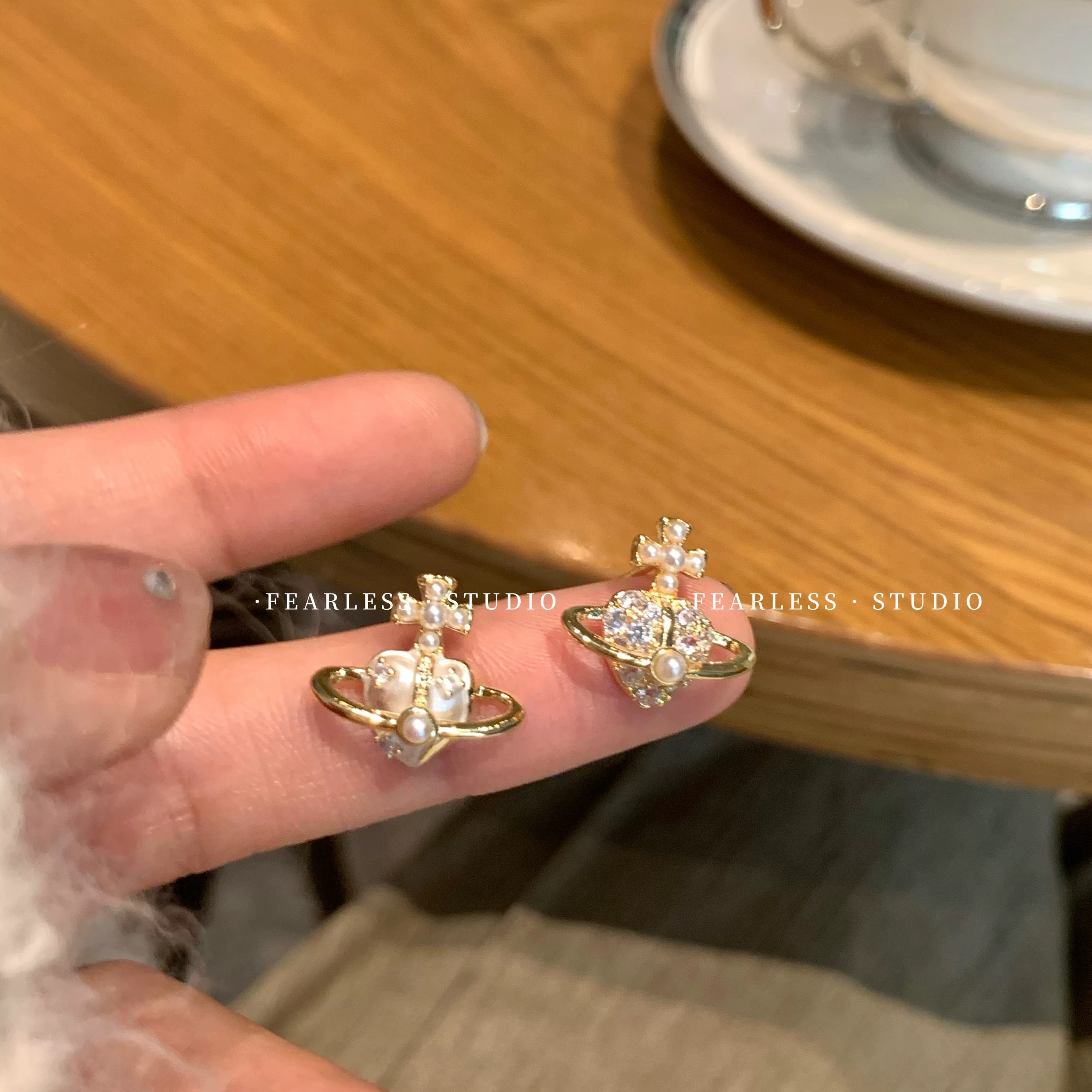 AB款小土星米粒珍珠精致小巧 个性气质时尚饰品耳饰耳钉详情图4