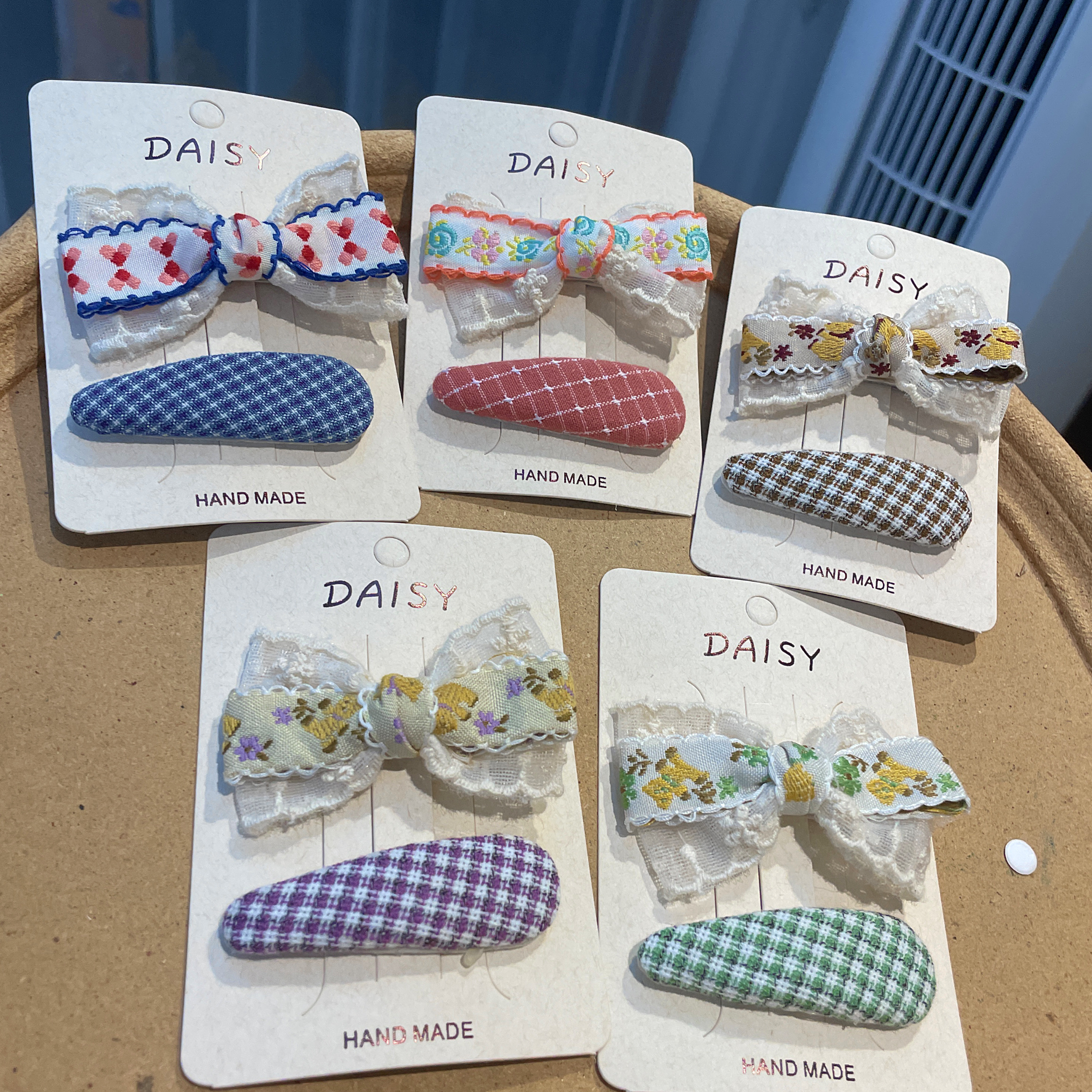 The 2024 new children's cute hair clip features a unique false hair band design. This summer children's cute hair clip is lightweight and adds fun to the wig