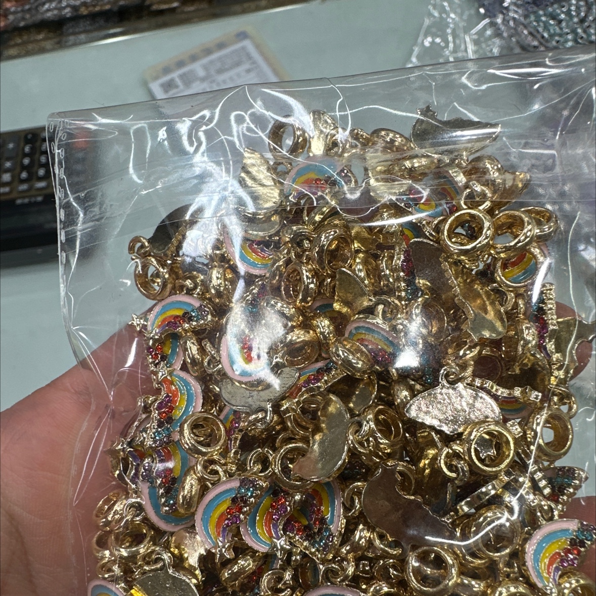 潘家DIY手链彩虹彩色吊坠饰品配件批发好看的彩虹吊坠饰品批发合金彩色滴油点钻吊坠细节图