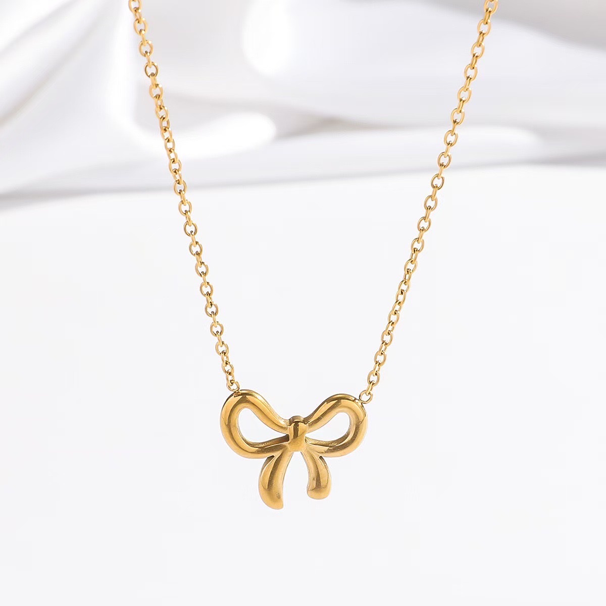 耳饰独特魅力 玻璃耳环闪耀光芒 不锈钢耳环耐久佩戴 饰品精选优质材料 打造个性风格饰品