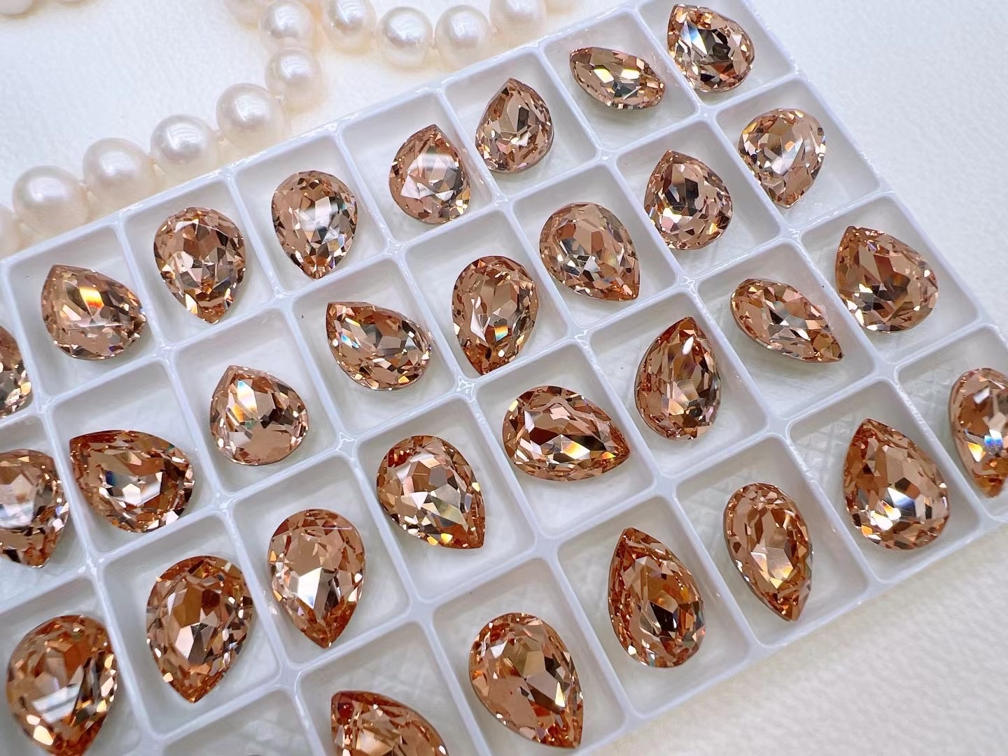 施华洛世奇玻璃手缝钻，秋天美拉德色系，秋冬的专属色系
玻璃水晶，用于服饰，头饰，手机壳，各种饰品，各种各种DIY详情图9