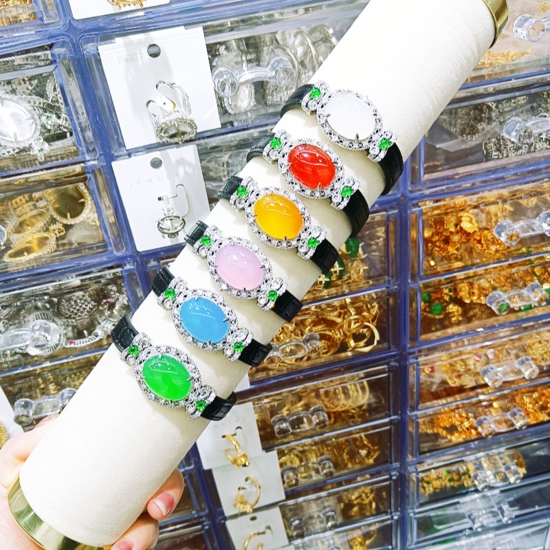 直播货源极简纯黑卡扣皮带镶嵌天然玉髓手环小众设计感牛皮手环