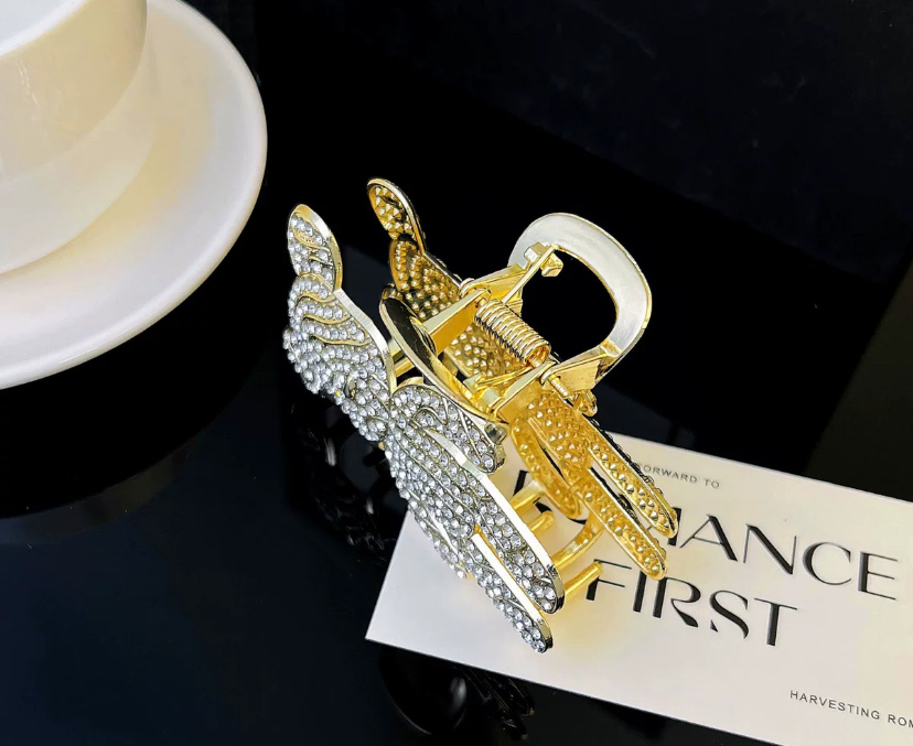 Super shiny, full of diamonds, small, cute little bear, girl's back head bun, metal shark clip headwear, hair clip detail image 4